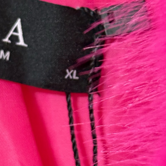 AKIRA NWT Stunning Hot Pink Faux Fur Long Sleeve Lined Teddy Jacket (0721) - Picture 12 of 12